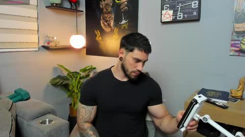 Giorgio leone online show from May 20, 2026, 5:24 am