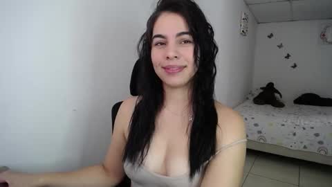 GIO RIVERA online show from November 10, 2025, 3:22 pm