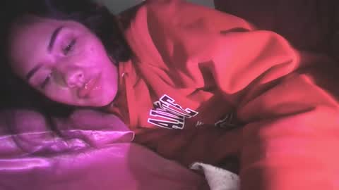 Snapshot of giovanna_oliveria chatting on January 5, 2026, 10:13 pm giovanna_oliveria online show from January 5, 2026, 10:13 pm