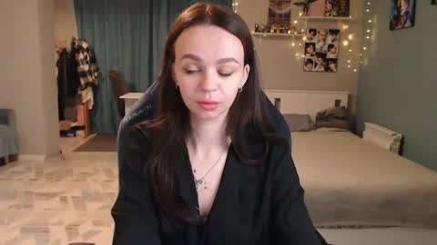 Snapshot of girl_happiness chatting on May 31, 2026, 12:01 pm Secret online show from May 31, 2026, 12:01 pm