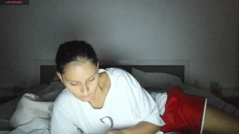 Lora and Rebecca  online show from January 16, 2026, 11:03 am