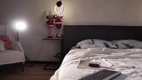Snapshot of girl_next_door19 chatting on January 7, 2025, 5:12 am Sabi ------ online show from January 7, 2025, 5:12 am