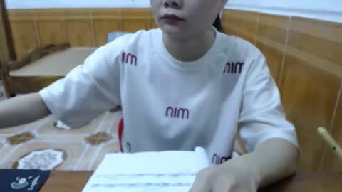 Snapshot of girlbaee chatting on September 17, 2025, 2:24 am Babe online show from September 17, 2025, 2:24 am