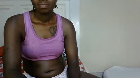 Snapshot of girlnextdoor60 chatting on September 15, 2025, 12:16 pm Sexy online show from September 15, 2025, 12:16 pm