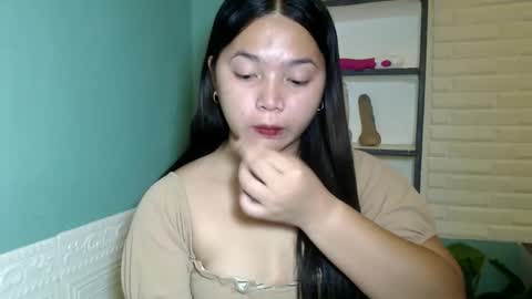 Snapshot of girlthatuneedxxx chatting on December 19, 2025, 7:54 pm Rhaine online show from December 19, 2025, 7:54 pm