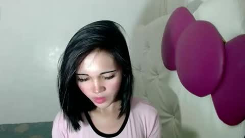 Divine online show from October 11, 2025, 4:55 am