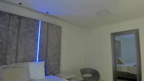     online show from February 15, 2025, 11:17 am