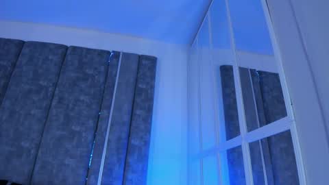     online show from October 8, 2025, 10:24 am