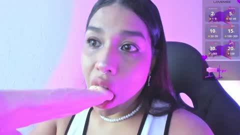 Snapshot of giselle_upp chatting on September 11, 2025, 1:28 am Giselle online show from September 11, 2025, 1:28 am