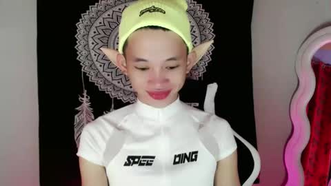 Snapshot of givemethrillx chatting on January 10, 2025, 2:35 am givemethrillx online show from January 10, 2025, 2:35 am