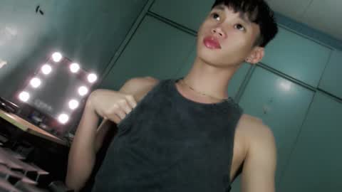 Snapshot of givemethrillx chatting on March 22, 2026, 9:51 pm givemethrillx online show from March 22, 2026, 9:51 pm