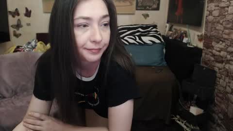 Glamourhottie online show from April 24, 2026, 9:12 am