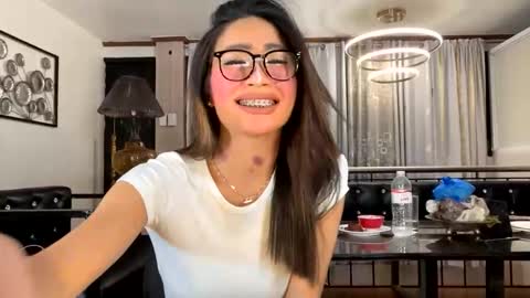 Snapshot of gleiahong chatting on March 13, 2026, 4:57 pm gleiahong online show from March 13, 2026, 4:57 pm