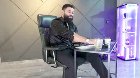 Snapshot of glennmasters chatting on December 4, 2024, 4:21 am Matthew .. for short call me Matt online show from December 4, 2024, 4:21 am