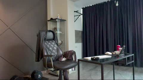 Snapshot of glennmasters chatting on December 20, 2024, 6:50 am Matthew .. for short call me Matt online show from December 20, 2024, 6:50 am