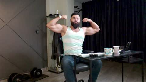 Snapshot of glennmasters chatting on December 22, 2024, 4:50 am Matthew .. for short call me Matt online show from December 22, 2024, 4:50 am