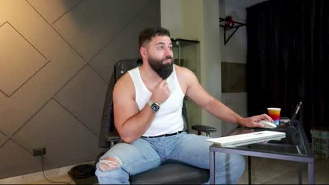 Snapshot of glennmasters chatting on January 15, 2025, 4:47 am Matthew .. for short call me Matt online show from January 15, 2025, 4:47 am