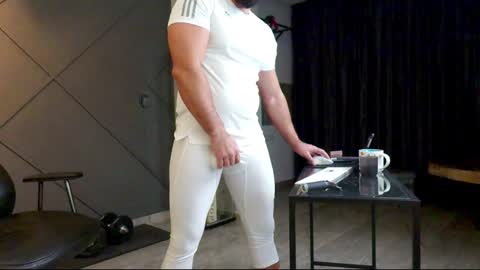 Snapshot of glennmasters chatting on January 18, 2025, 4:37 am Matthew .. for short call me Matt online show from January 18, 2025, 4:37 am