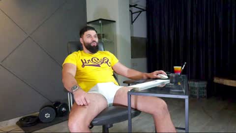 Snapshot of glennmasters chatting on January 20, 2025, 4:32 am Matthew .. for short call me Matt online show from January 20, 2025, 4:32 am