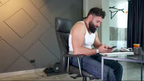 Snapshot of glennmasters chatting on February 11, 2025, 9:31 am Matthew .. for short call me Matt online show from February 11, 2025, 9:31 am