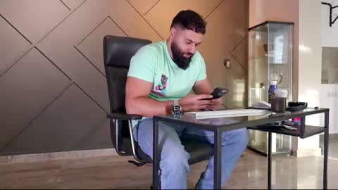 Snapshot of glennmasters chatting on February 14, 2025, 1:40 pm Matthew .. for short call me Matt online show from February 14, 2025, 1:40 pm