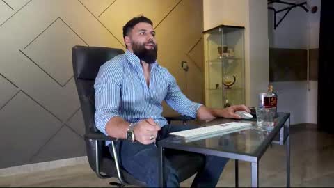 Snapshot of glennmasters chatting on February 22, 2025, 11:35 pm Matthew .. for short call me Matt online show from February 22, 2025, 11:35 pm