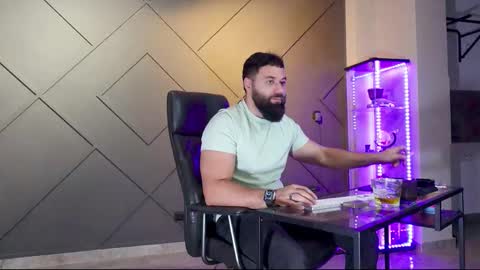 Snapshot of glennmasters chatting on February 26, 2025, 2:37 am Matthew .. for short call me Matt online show from February 26, 2025, 2:37 am
