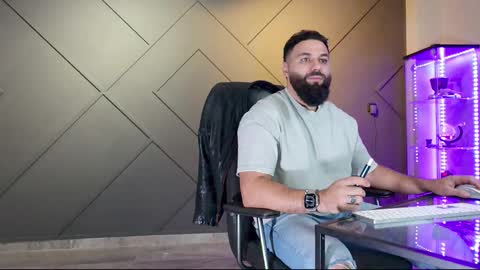 Snapshot of glennmasters chatting on March 2, 2025, 12:42 am Matthew .. for short call me Matt online show from March 2, 2025, 12:42 am