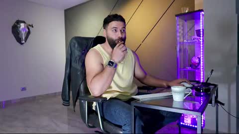 Snapshot of glennmasters chatting on March 10, 2025, 3:52 pm Matthew .. for short call me Matt online show from March 10, 2025, 3:52 pm