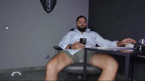 Snapshot of glennmasters chatting on September 11, 2025, 6:30 pm Matthew .. for short call me Matt online show from September 11, 2025, 6:30 pm