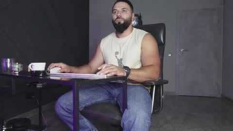 Snapshot of glennmasters chatting on October 1, 2025, 7:09 pm Matthew .. for short call me Matt online show from October 1, 2025, 7:09 pm