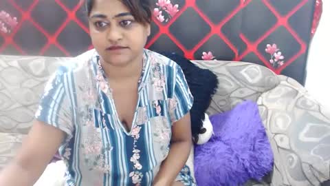 glitter candy online show from March 8, 2025, 10:45 pm