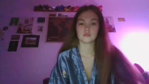Snapshot of glitter_doll chatting on January 4, 2025, 2:56 pm glitter_doll online show from January 4, 2025, 2:56 pm