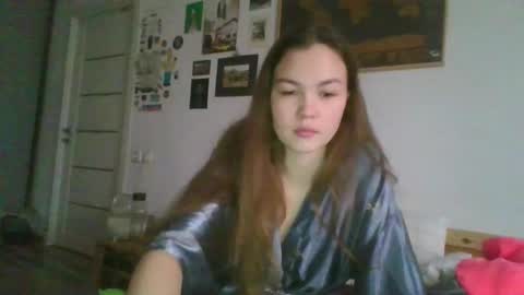 Snapshot of glitter_doll chatting on January 22, 2025, 9:46 am glitter_doll online show from January 22, 2025, 9:46 am
