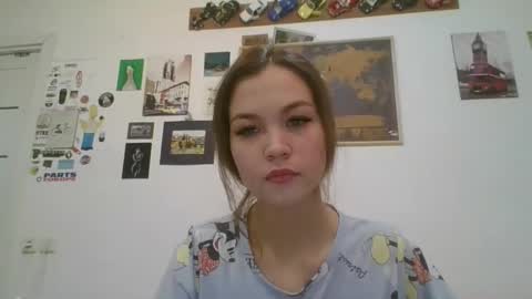 Snapshot of glitter_doll chatting on January 26, 2025, 11:06 am glitter_doll online show from January 26, 2025, 11:06 am