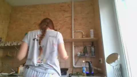 Snapshot of glitter_doll chatting on February 28, 2025, 11:47 am glitter_doll online show from February 28, 2025, 11:47 am