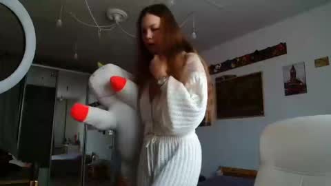 Snapshot of glitter_doll chatting on March 8, 2025, 10:43 am glitter_doll online show from March 8, 2025, 10:43 am