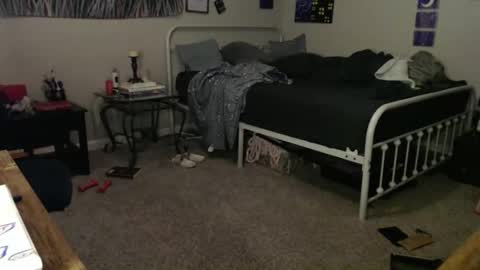 Snapshot of glitterspace chatting on January 17, 2026, 8:30 am anna online show from January 17, 2026, 8:30 am