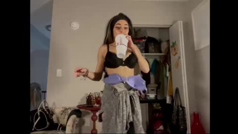 Snapshot of globberton chatting on December 18, 2024, 11:19 pm Baby Bimbo online show from December 18, 2024, 11:19 pm