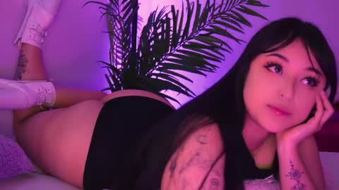 Mimi online show from April 15, 2026, 9:48 pm