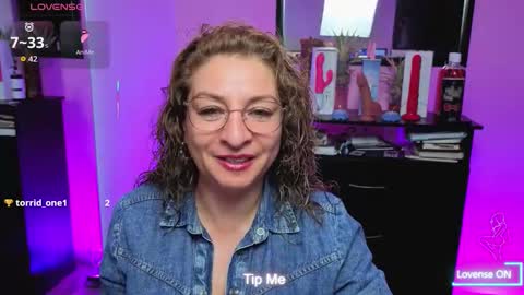 Snapshot of gloriacrespo chatting on October 16, 2025, 12:11 am gloriacrespo online show from October 16, 2025, 12:11 am