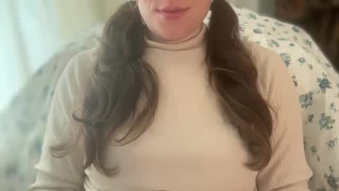 Snapshot of gloriapearl chatting on May 4, 2026, 8:43 am Gloria Pearl online show from May 4, 2026, 8:43 am