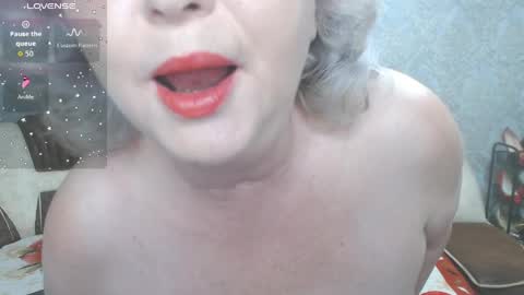 Snapshot of gloriasguirt chatting on April 1, 2026, 2:12 am Gloriasguirt online show from April 1, 2026, 2:12 am