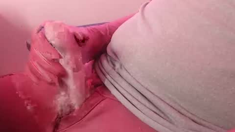 Glove Mad online show from January 12, 2025, 10:22 pm