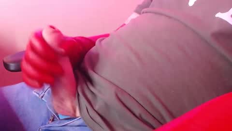 Glove Mad online show from February 24, 2025, 10:58 pm