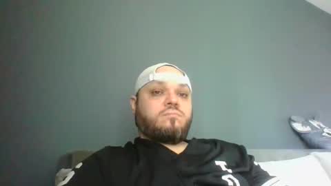 Snapshot of glusgan chatting on February 19, 2025, 9:17 am Your boy online show from February 19, 2025, 9:17 am