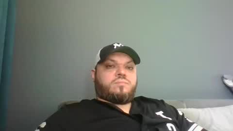 Snapshot of glusgan chatting on February 19, 2025, 12:22 pm Your boy online show from February 19, 2025, 12:22 pm