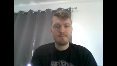 gmonay1331 online show from November 29, 2025, 4:10 pm