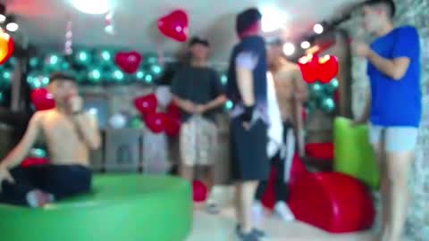 THOMAS AND DAMIAND online show from February 14, 2025, 8:05 pm