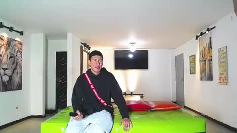 THOMAS AND DAMIAND online show from January 18, 2026, 8:56 pm